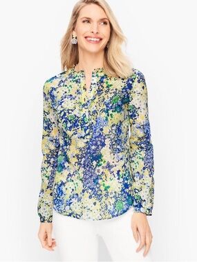 TALBOTS Cotton Feminine Popover Shirt in Butterfly Garden